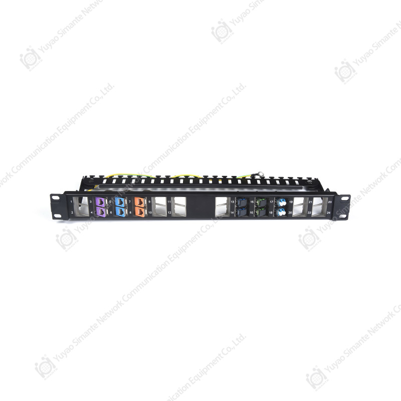 SMT-2052-24P-FTP 24 منفذ لوحة تصحيح محمية بزاوية فارغة